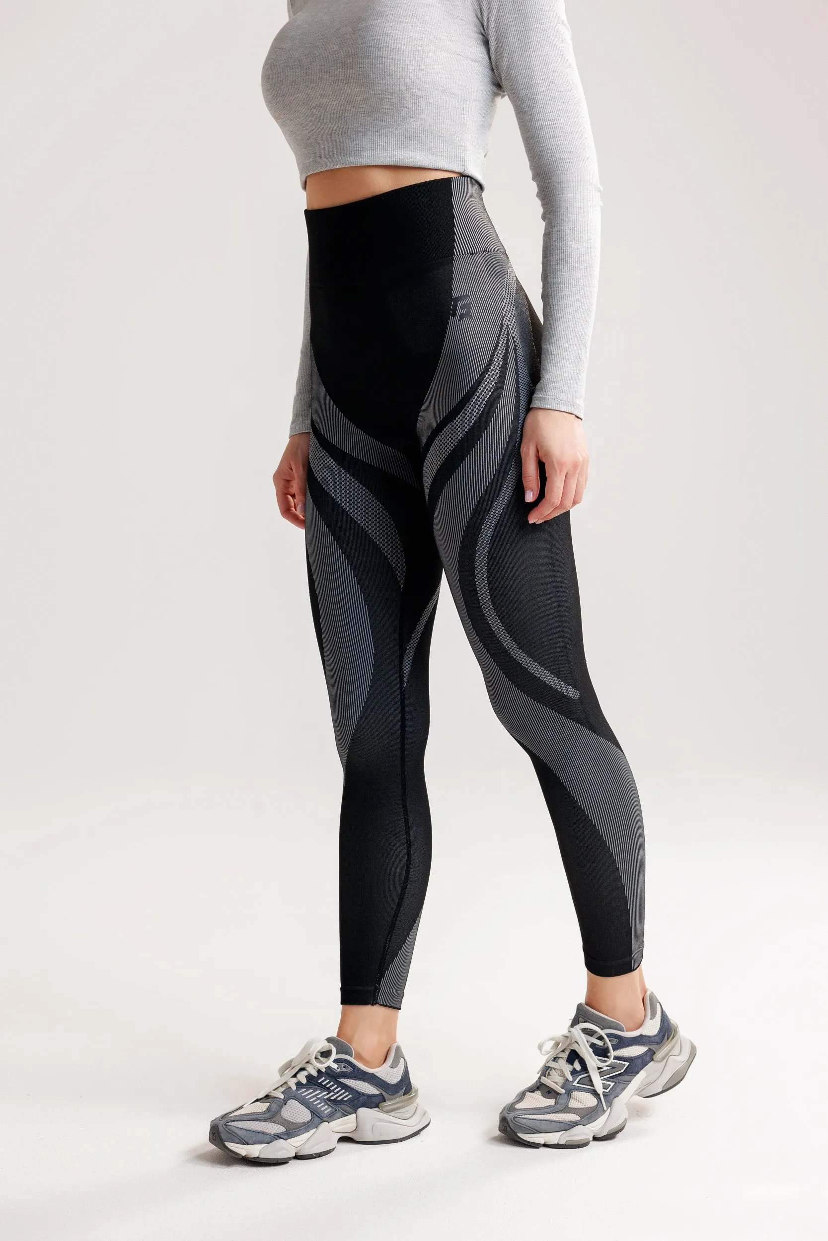 Bristle Pro Leggings (Black)