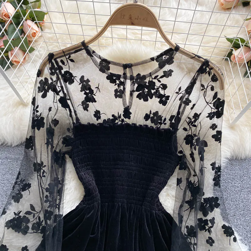 Cute lace long sleeve tops   S90