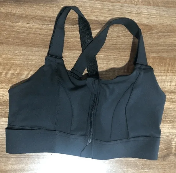 Stylish Women's Shockproof Sports Bras with Adjustable Fastening - SF0445