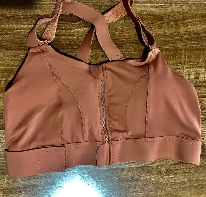 Stylish Women's Shockproof Sports Bras with Adjustable Fastening - SF0445